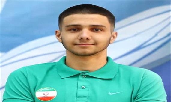 رکوردزنی دانش‌آموز شناگر نیشابوری در قونیه