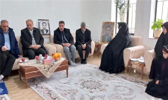 دیدار با خانواده شهید مدافع امنیت «عباس فاطمیه» در آذربایجان‌غربی