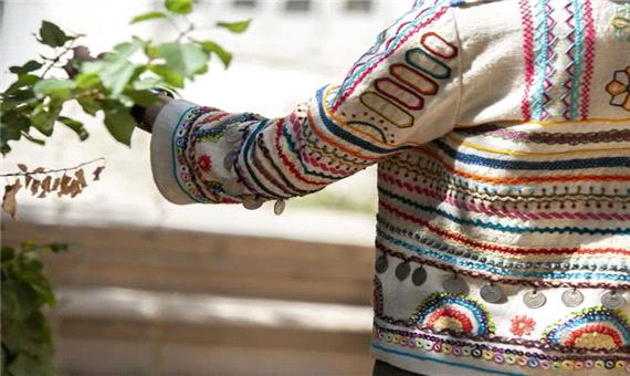 نقش آفرینی در صنعت پوشاک با دست بانوی کُرمانج‌زبان