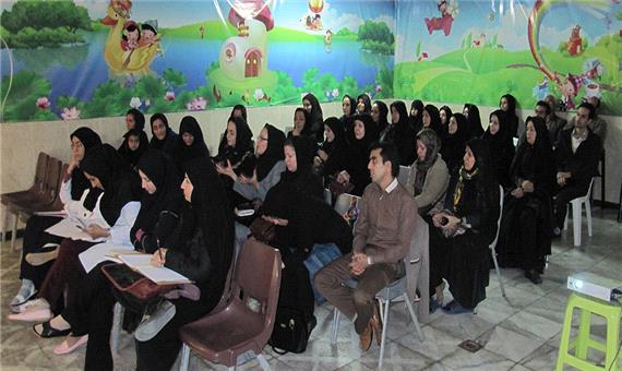 کارگاههای آموزشی ویژه درمانگران و مربیان مراکز توانبخشی، در حال برگزاری است.