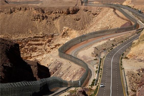 پیشرفت چشم‌گیر طرح انسداد مرزهای شرقی در خراسان رضوی؛ نصب 130 کیلومتر دیوار مرزی