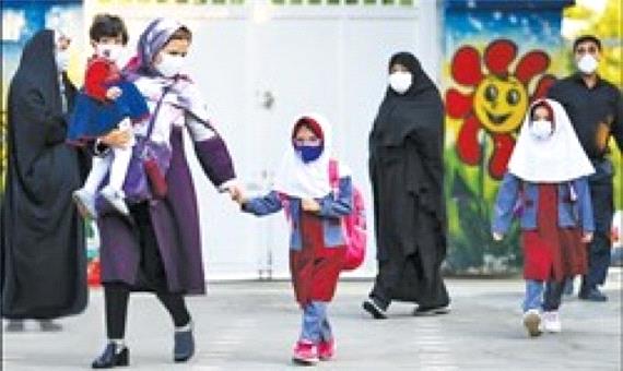بوی ماه‌مهر این بار در آذر/ دانش‌آموزان بعد از 21 ماه خانه‌نشینی راهی مدرسه شدند