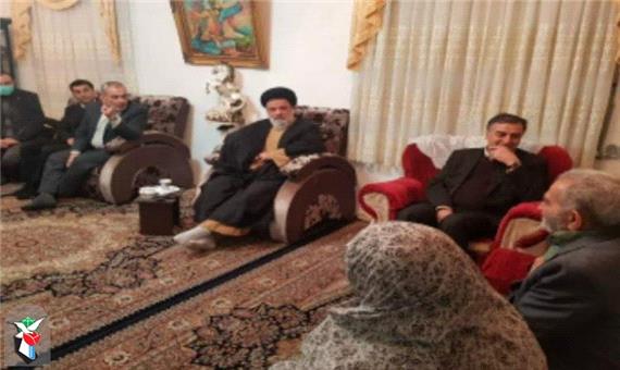 استاندار مازندران با خانواده شهیدان «حجازی» و «سروی» دیدار کرد