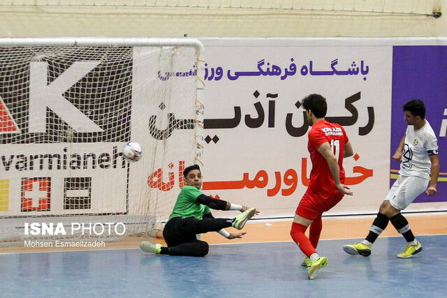 بازی مرگ و زندگی برای رکن‌آذین خاورمیانه مشهد در لیگ فوتسال