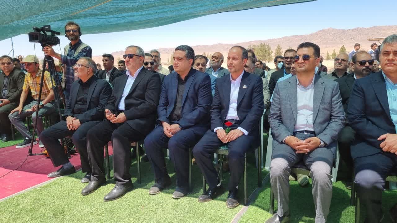 کلنگ زنی اولین کارخانه تجهیزات پزشکی شرق کشور در شهرستان قاینات