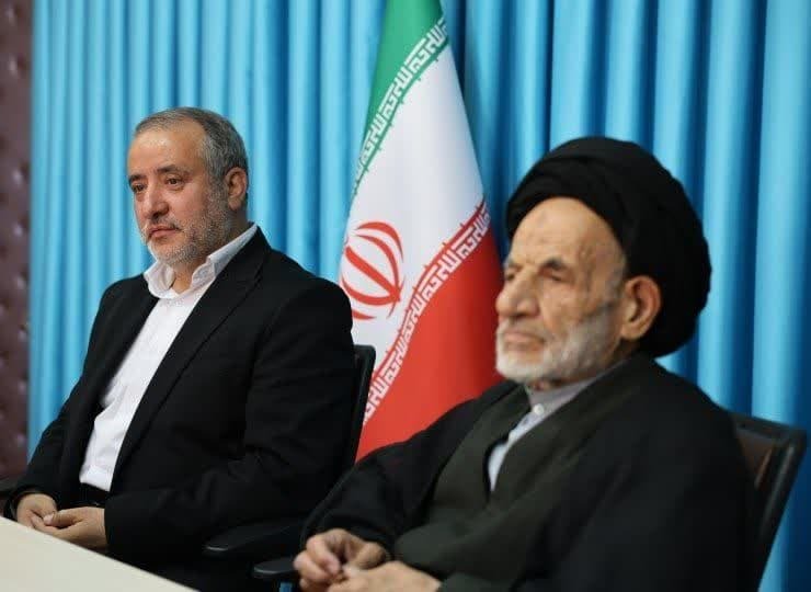 وظیفه هر ایرانی، مقابله آگاهانه با تهاجم دشمن است