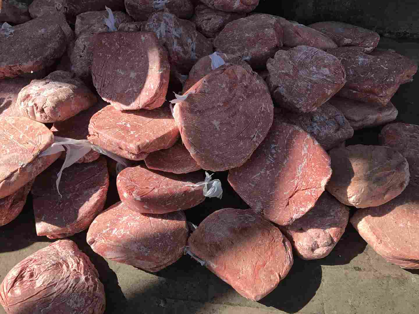معدوم کردن بیش از یک و نیم تُن مرغ منجمد در شهرستان بیرجند