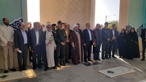 غبارروبی مزار شهدای عشق‌آباد در سومین روز از  هفته دولت
