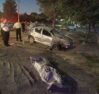 واژگونی خودرو با یک کشته و ۲ مصدوم در جاده آرامگاه فردوسی مشهد