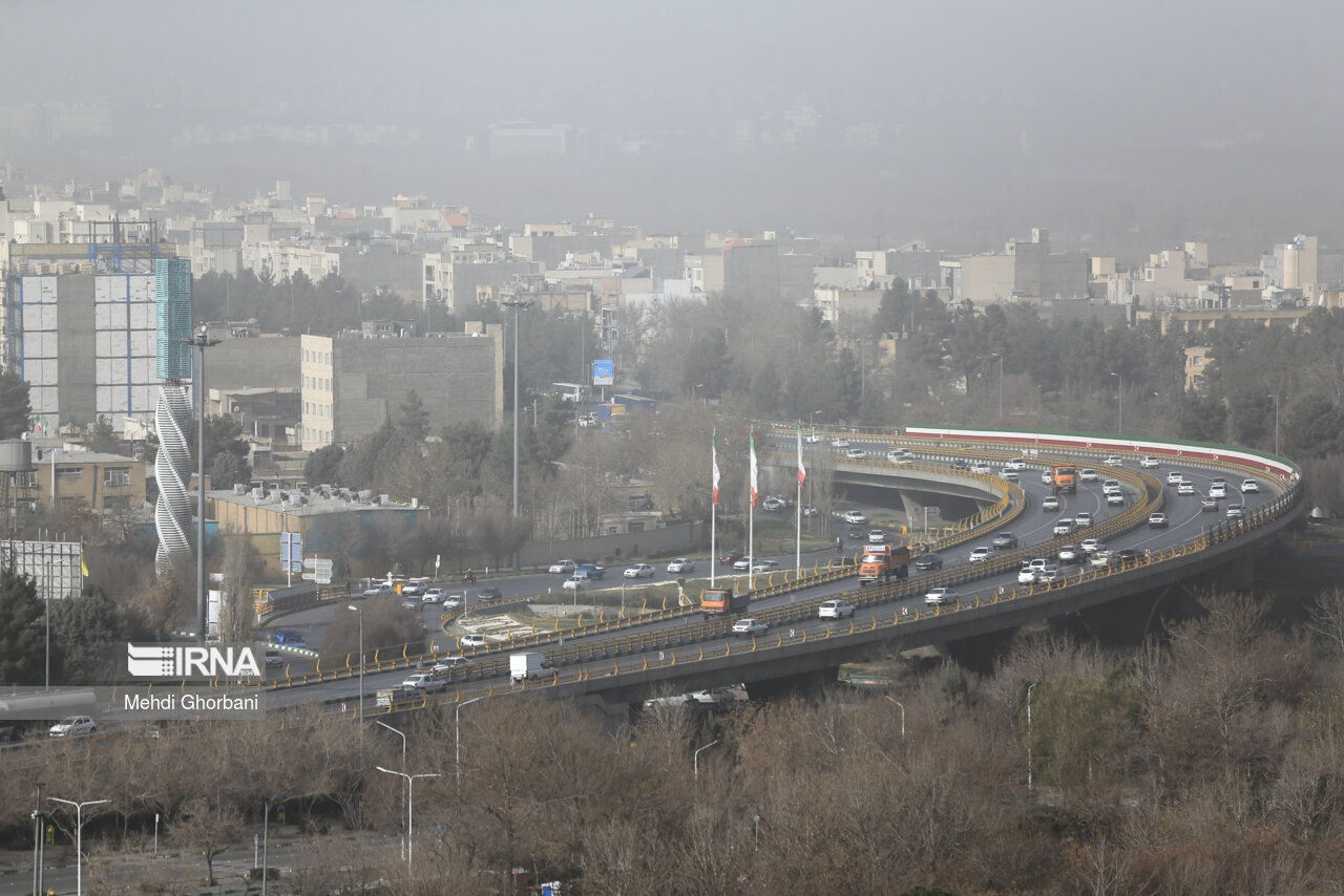سایه آلودگی هوا همچنان بر فراز مشهد