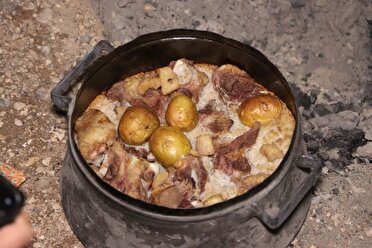 شور و نشاط در جشنواره‌ی غذای سنتی قلیف چال جاجرم