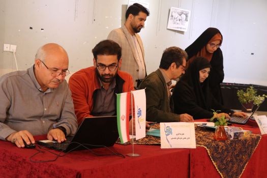 آغاز داوری مرحله نخست آثار هنرهای تجسمی جشنواره معلمان هنرمند خراسان رضوی