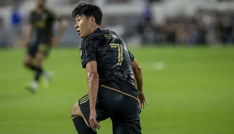 سون هیونگ مین اعلام کرد: به لندن بر می‌گردم