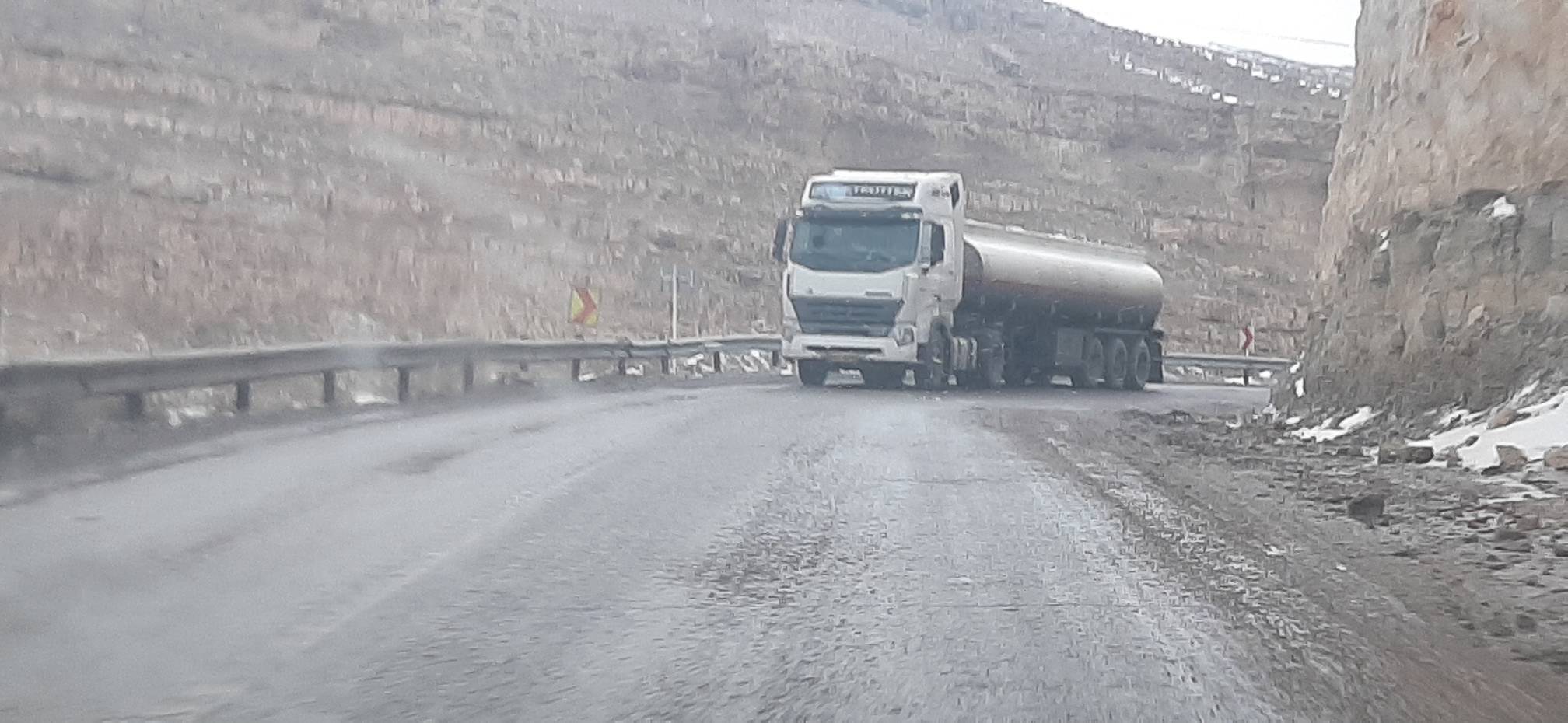 افزایش تردد کامیون ها در محور سرخس - مشهد