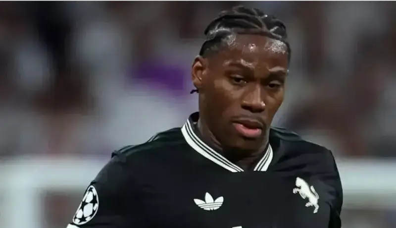 مهاجم پرطرفدار یک فصل هم در یووه داوم نیاورد!