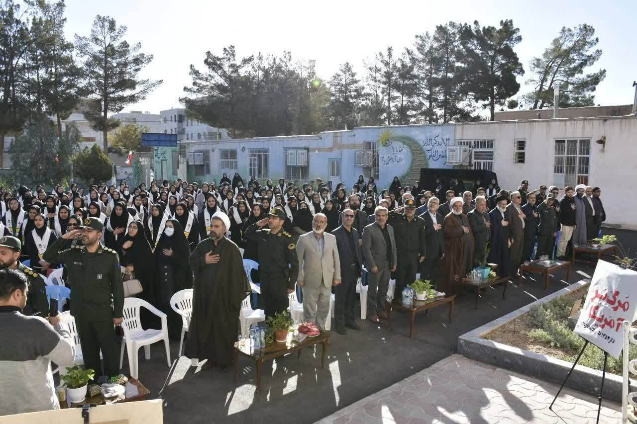 نواخته شدن زنگ استکبارستیزی و روز دانش‌آموز در خراسان جنوبی