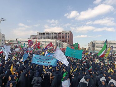 آغاز راهپیمایی ۱۳ آبان با شعار، متحد و استوار مقابل استکبار،در مشهد