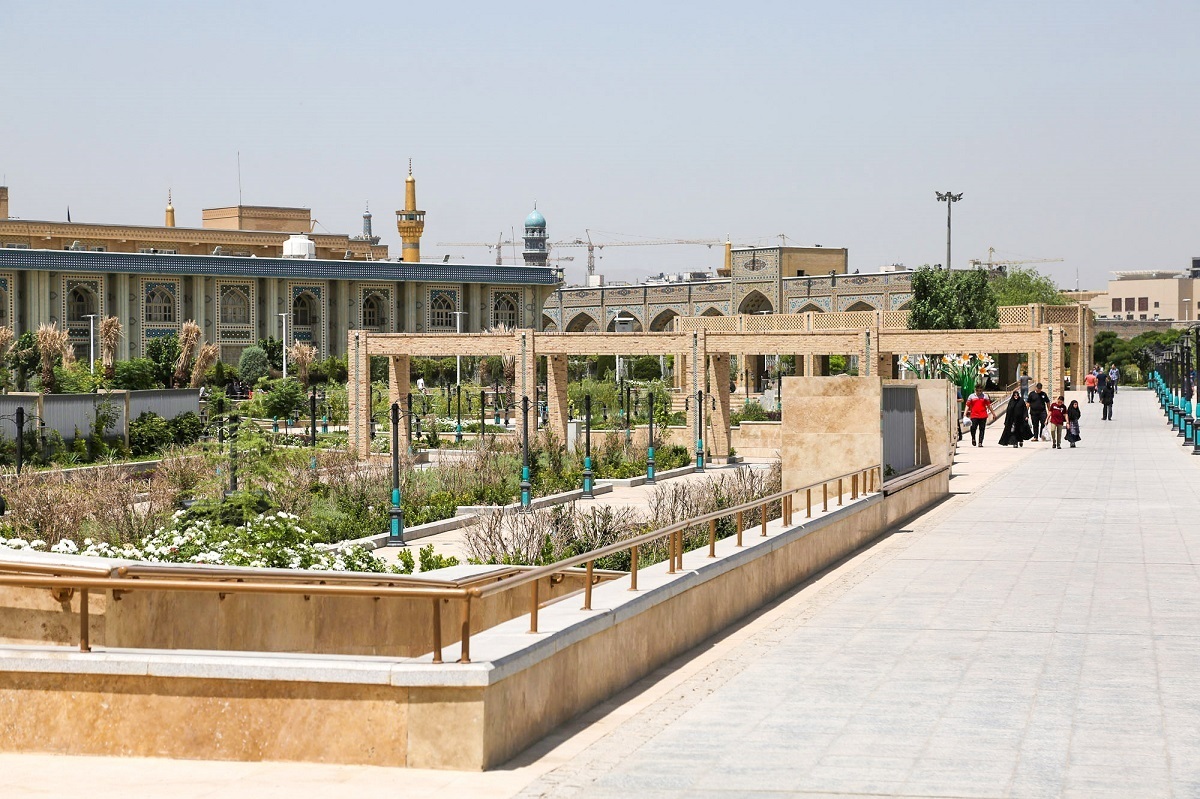 گذر پیرغلامان، شریک حال و هوای زائران رضوی می شود