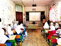 هوشمند سازی یک کلاس درس در کلات با هزینه شخصی یک معلم