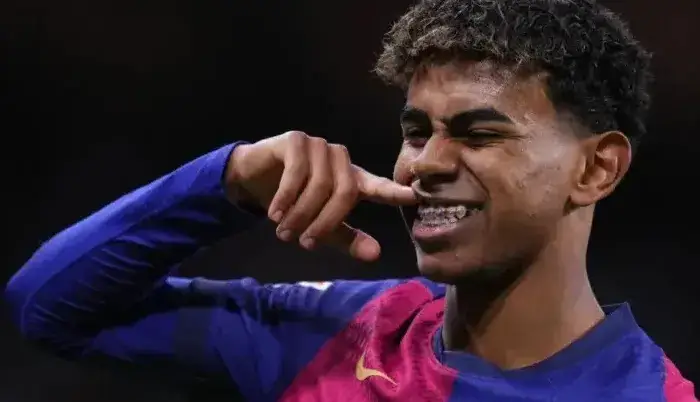 راز بزرگ لامین یامال؛ پاهای او کج بودند!