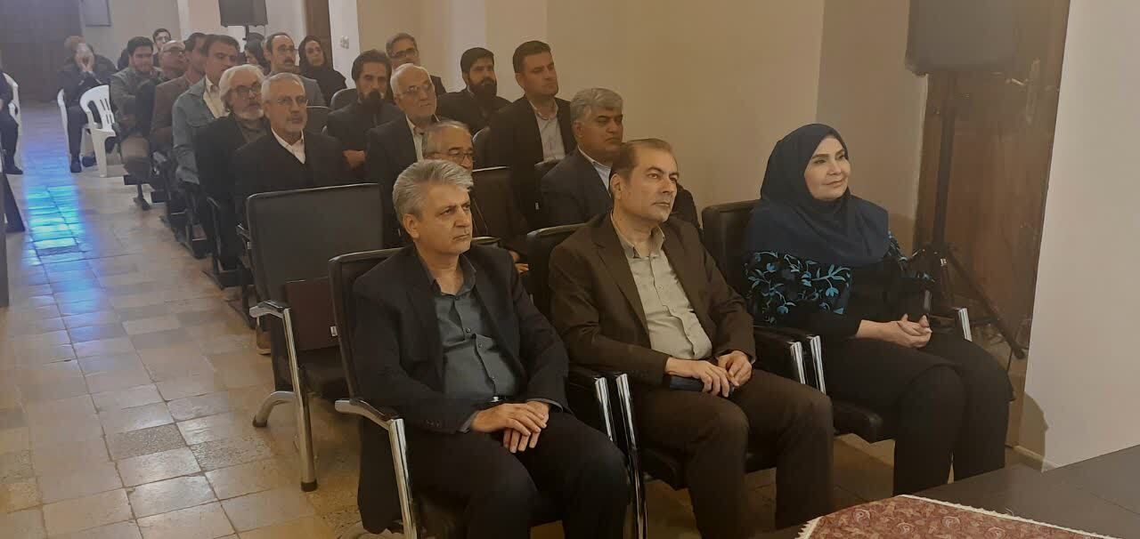 رونمایی از اوراق منتخب خاوران نامه در باغ و عمارت جهانی اکبریه