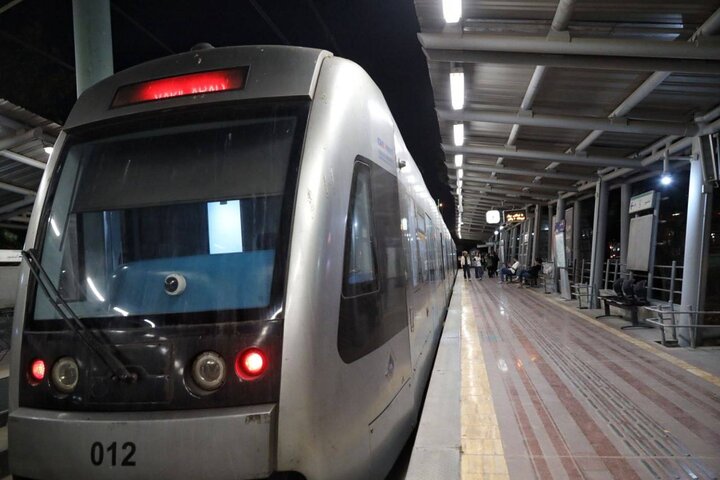 سرویس‌دهی رایگان قطار شهری مشهد در روز شهادت حضرت زهرا(س)