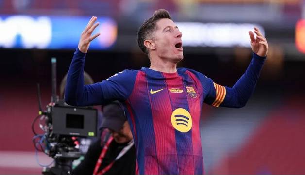 پنج تیم اروپایی در صف جذب مهاجم لهستانی