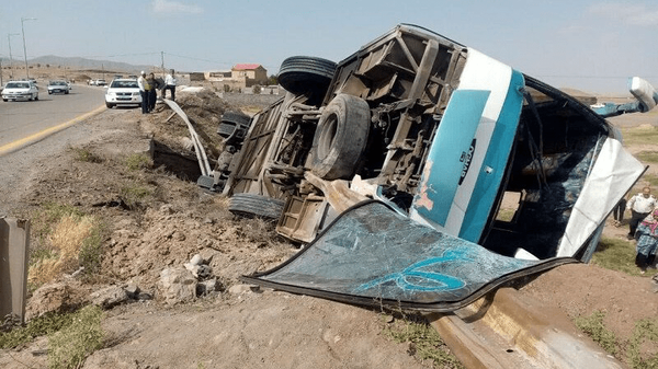واژگونی اتوبوس در جاده بردسکن به سبزوار با ۲ کشته و ۴۰ مصدوم