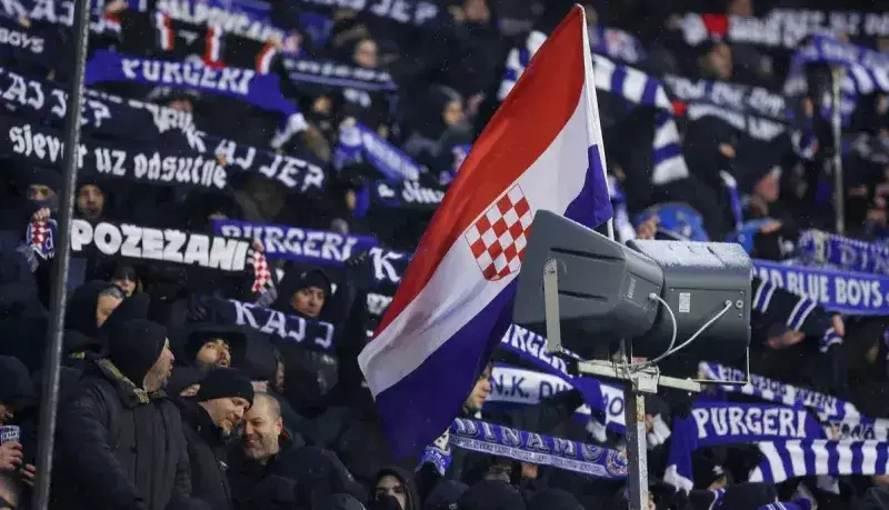 کروات‌ها با وَن ۱۵۰۰ کیلومتر زمینی سفر می‌کنند!