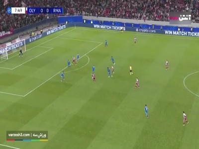 همکاری تیمی تماشایی؛ گل اول المپیاکوس توسط چیکینیو در دقیقه ۸
