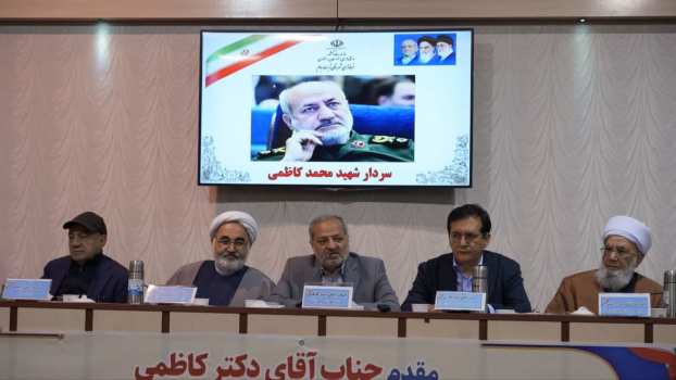 ضرورت توجه مسئولان به نظام تعلیم و تربیت/آینده کشور در دستان دانش‌آموزان است