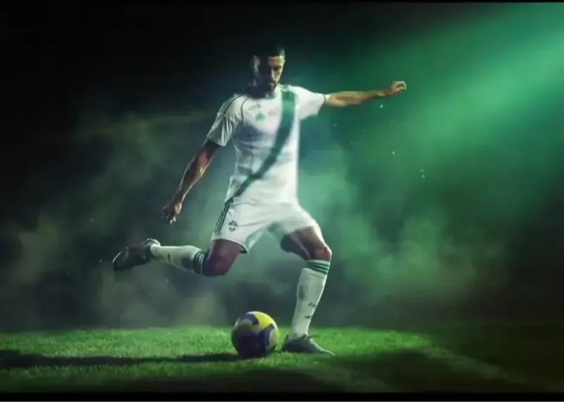 قهرمان آسیا با جنگجوی ترک تمدید کرد