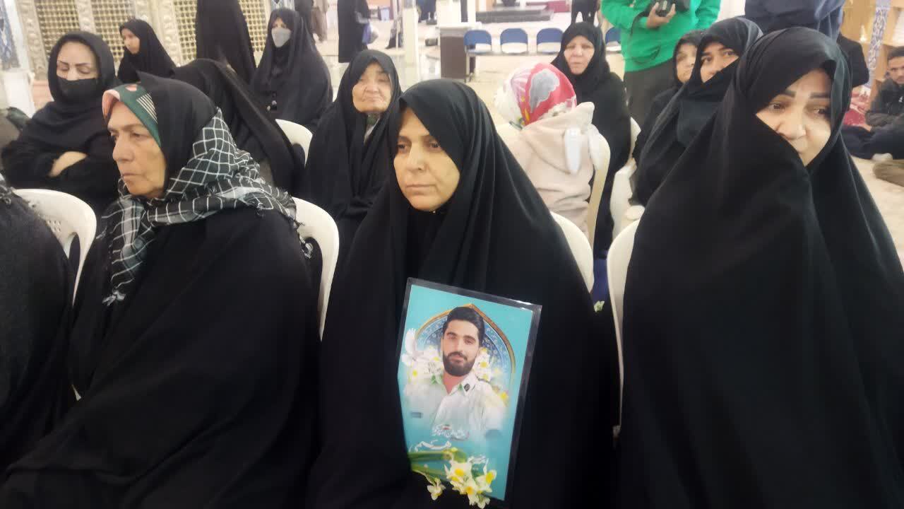 کمتر از ۲۵ درصد مادران شهدا در قید حیاتند