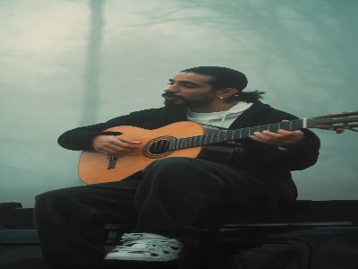 آهنگ «اگه واست گل بیارم» از کسری زاهدی