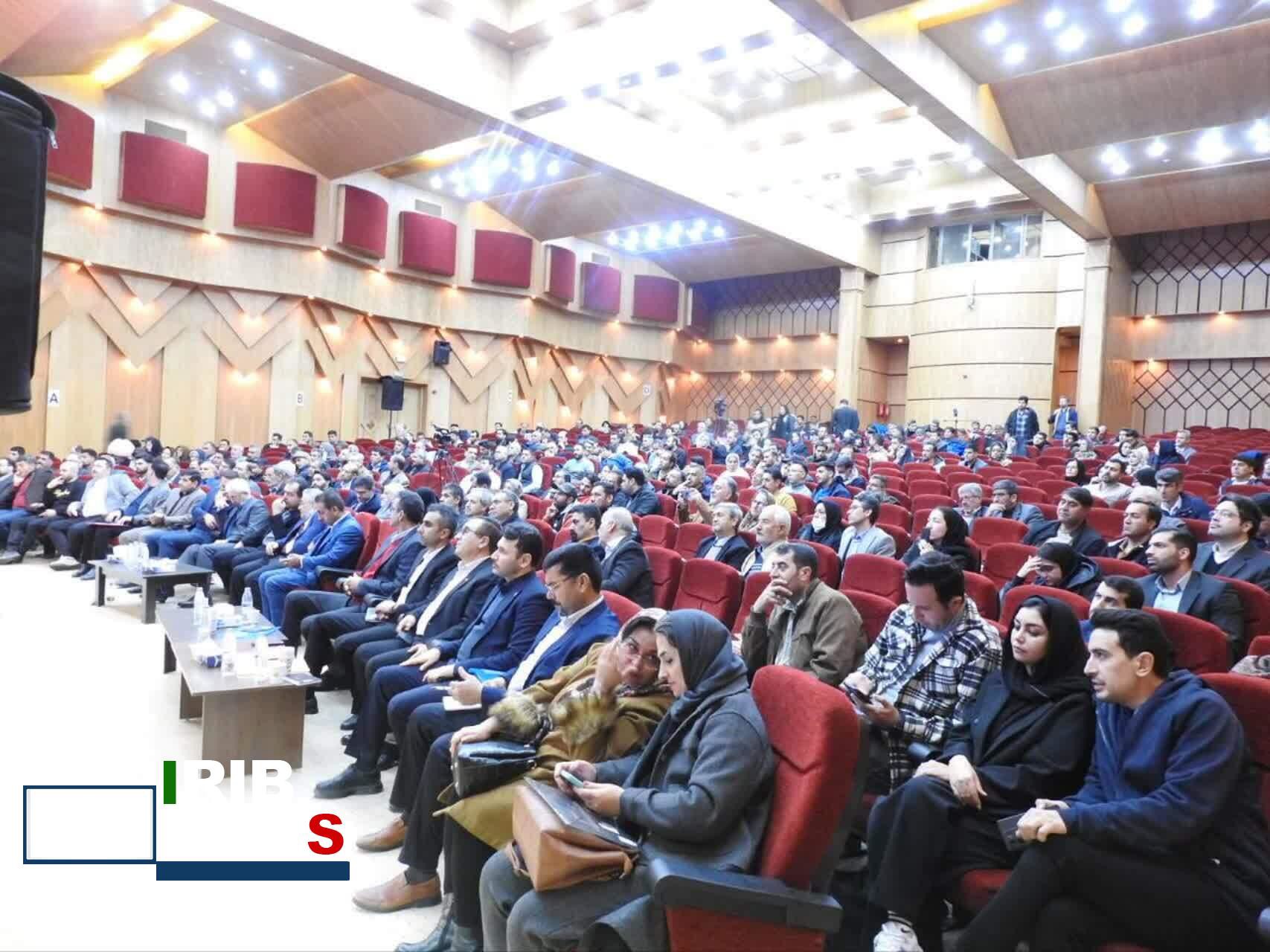 عسل خراسان شمالی برای رقابت در بازار نیازمند برند سازی است