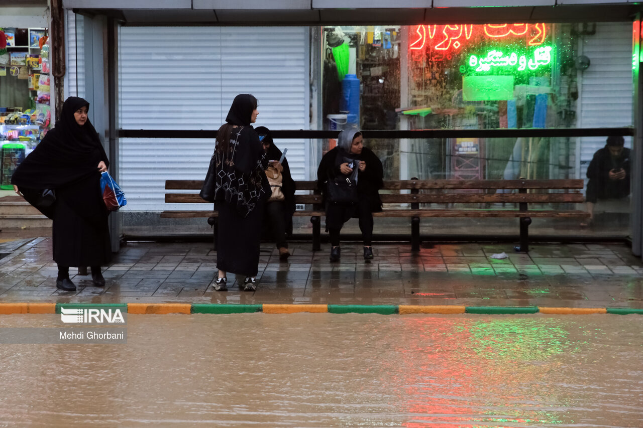 وقوع هفت مورد آب‌گرفتگی در مشهد به‌دنبال بارندگی‌ها