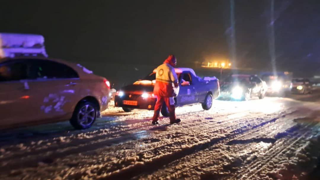 هلال احمر خراسان رضوی، نجات بخش ۱۴ مسافر گرفتار در برف و کولاک