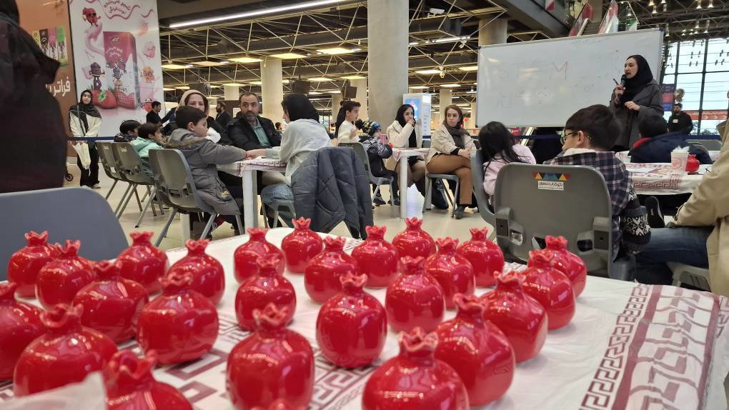 از بازی «نجات انار» تا دورهمی‌هایی با طعم شعر و شاهنامه