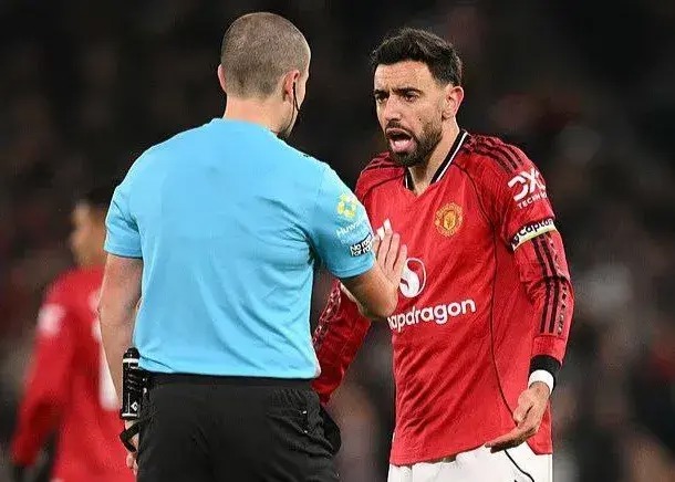 خستگی یونایتد از داوران؛ دیگر بس است!