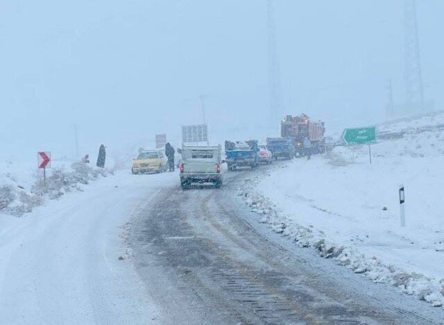 راه‌های ارتباطی کلات غیر قابل تردد است