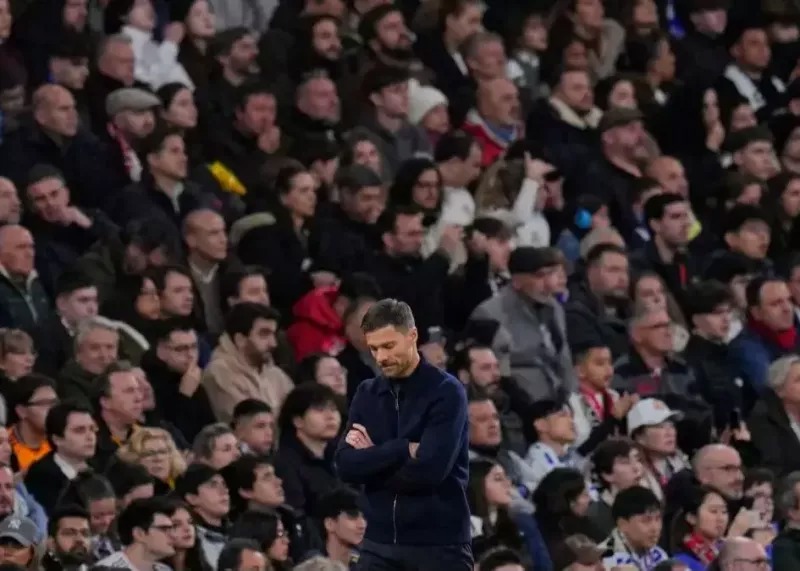 صبر برنابئو لبریز شد؛ همه هو شدند