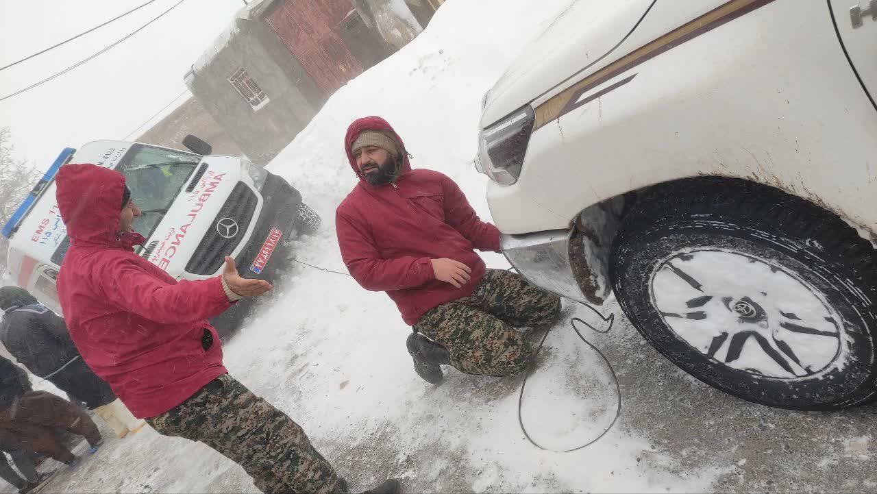امداد رسانی به مردم توسط بسیجیان بخش رخ تربت حیدریه