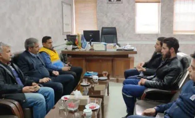 بازدید سرزده فرماندار از ادارات کاشمر برای مدیریت مصرف گاز