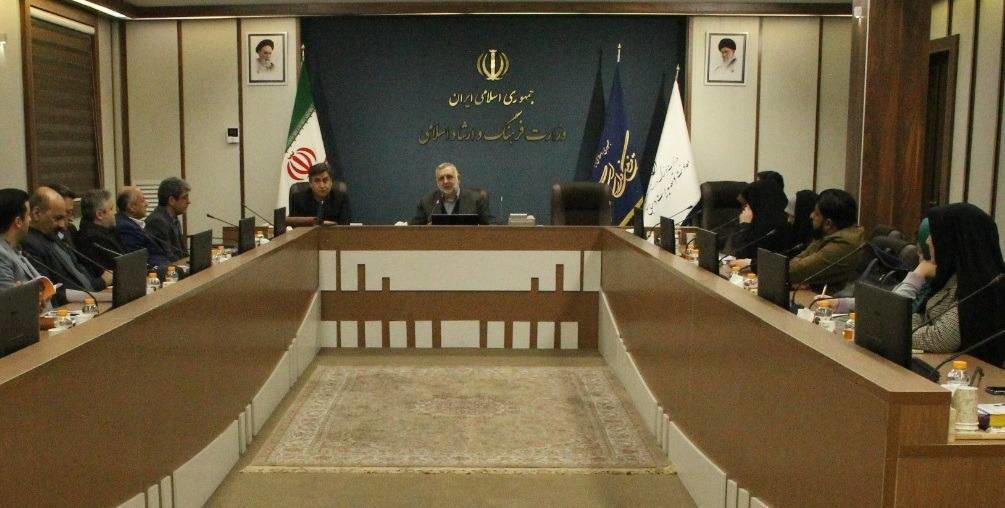 کتاب و کتاب‌خوانی می‌تواند هویت ملی ما را زنده نگه دارد