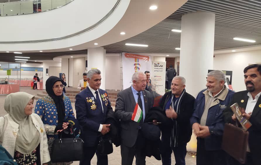 حضور مهمانان تاجیکستانی در نمایشگاه کتاب کرمان