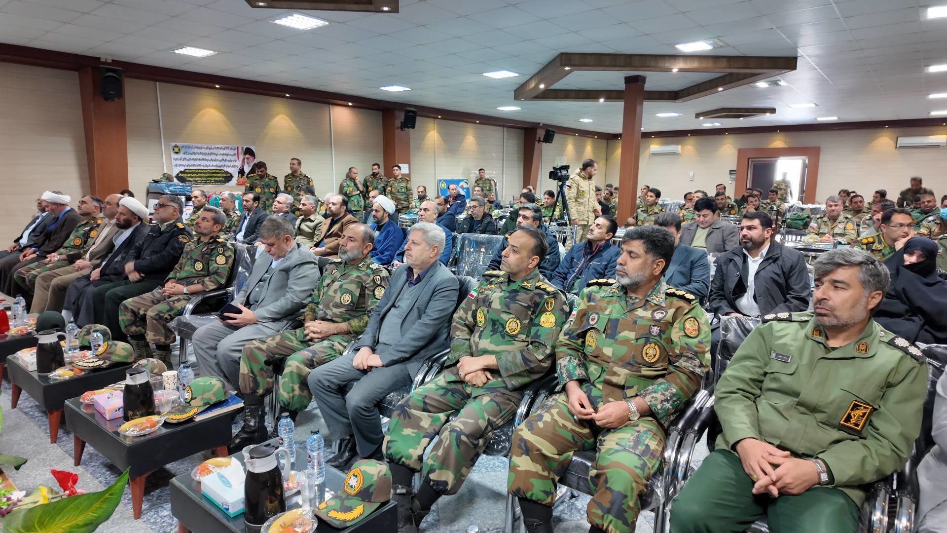 انسجام ملی و تبعیت از فرماندهی کل قوا، عامل اصلی عبور کشور از بحران‌ها