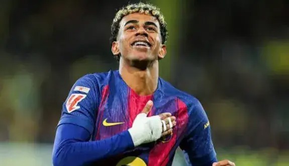 هدیه کریسمس جالب یامال به کودکان دبی!