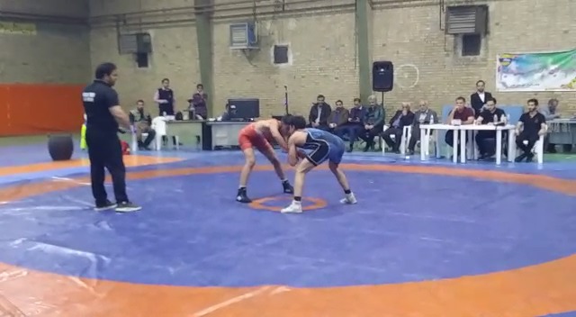 طبس قهرمان مسابقات کشتی آزاد جوانان