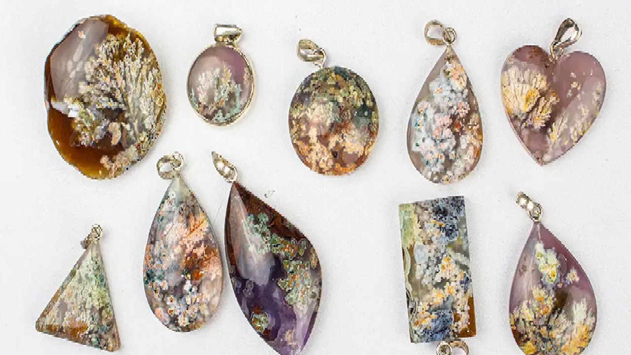 نمایش سنگ‌های معدنی فردوس در کاخ گلستان