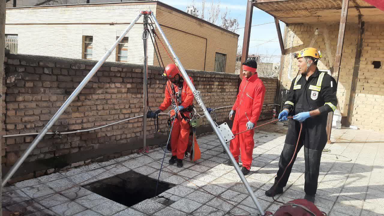 نجات یک زن از عمق چاه ۸ متری در نیشابور